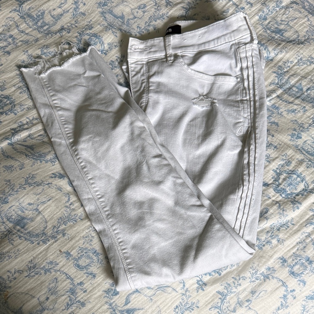 Express White Skinny Women’s Jeans with Frayed Hem